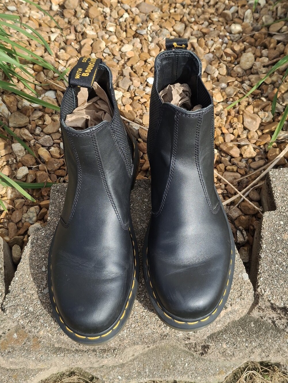 Dr. Martens 2976 Chelsea Boot (Unisex)